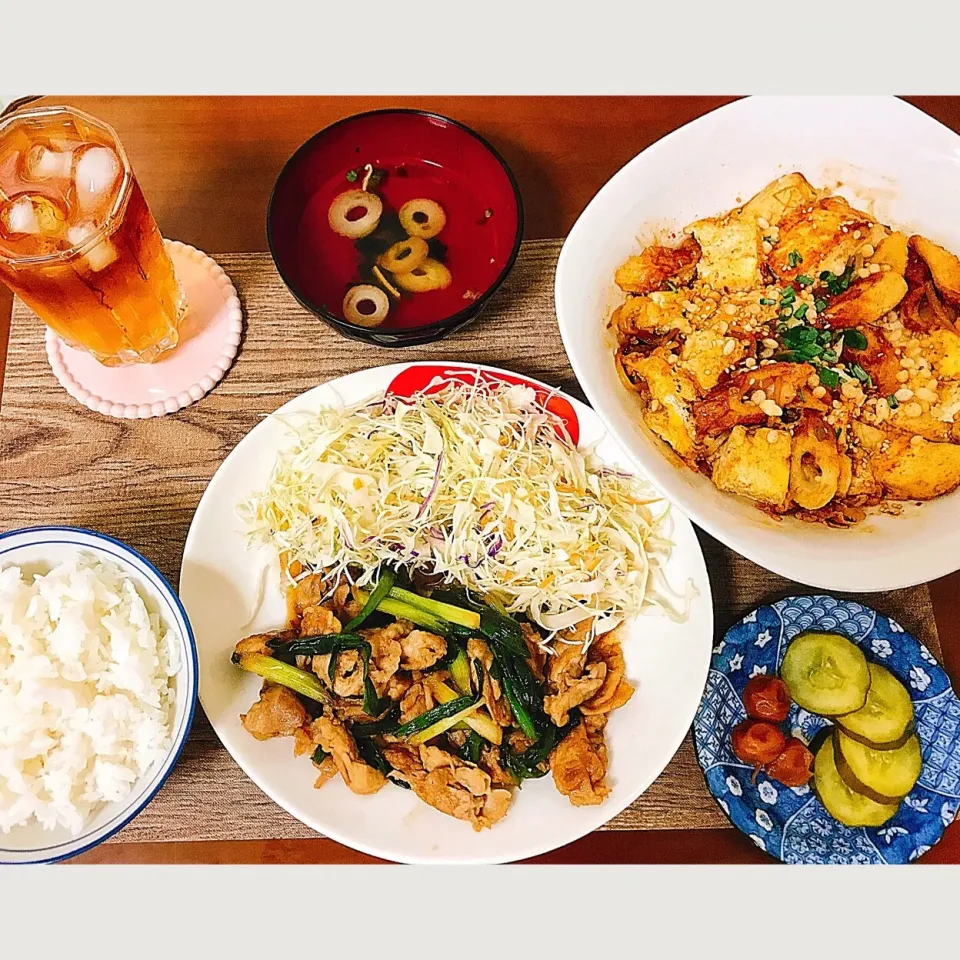 【晩御飯】
豚肉と青ネギの生姜だれ
豆腐とちくわともやしのコチュジャン卵とじ
お吸い物
白米|たろさんさん