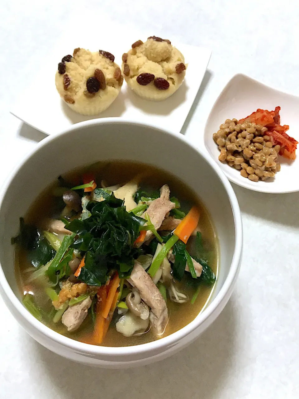 こんにゃく麺ラーメンとオートミールと米粉の蒸しパン|いけだ そのこさん