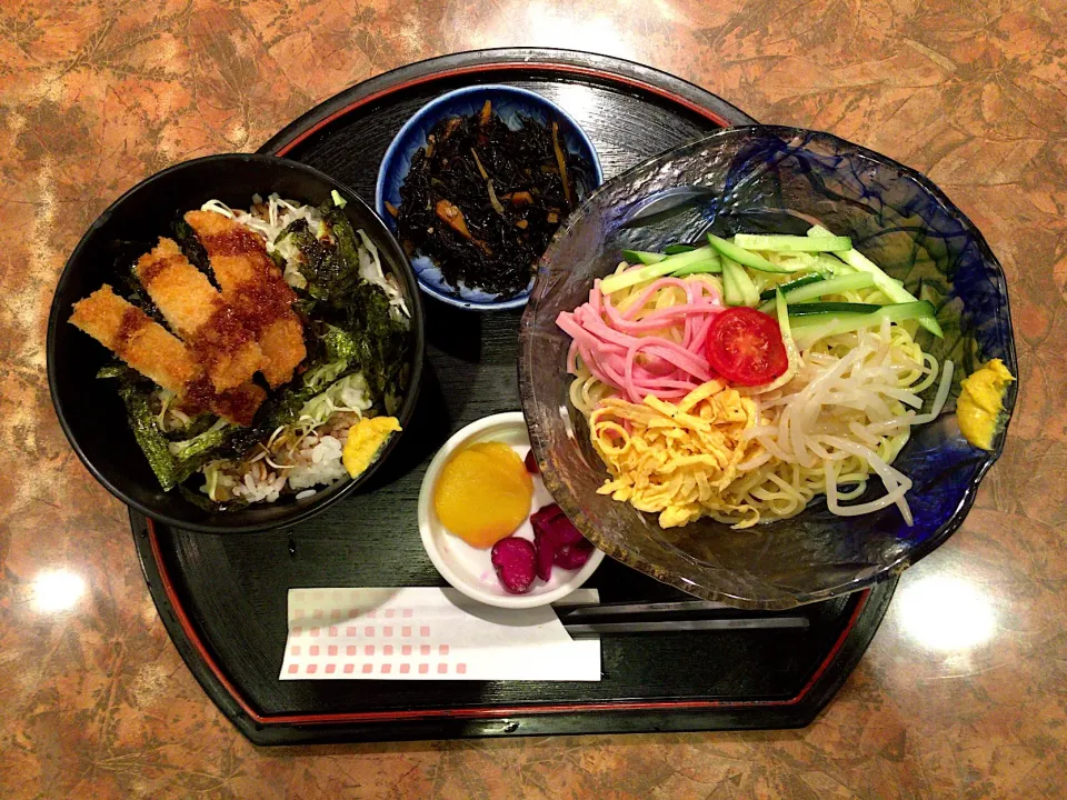 おすすめ定食(ソースカツ丼と冷麺)|ばーさんさん