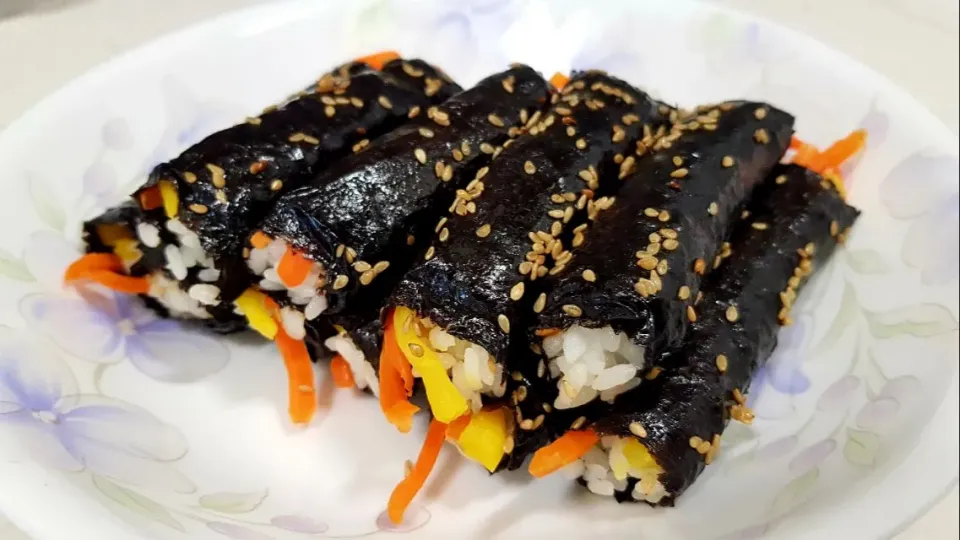 Gwangjang market - mini gimbap|steven z.y.さん