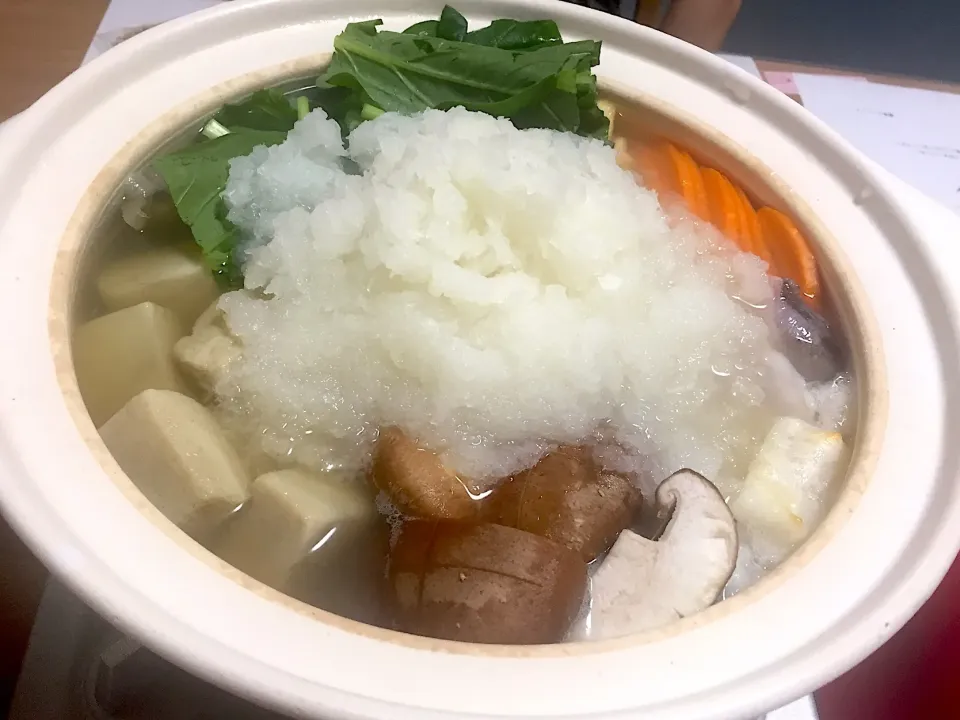 Snapdishの料理写真:鱈と高野豆腐のみぞれ鍋|muluckyさん