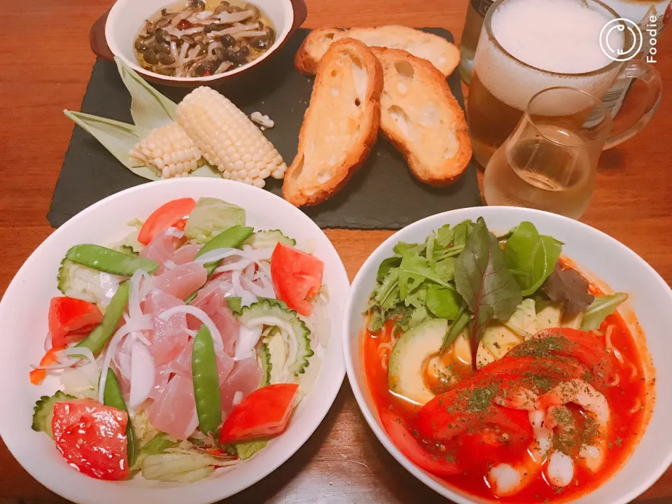 冷たいトマトラーメン＊ビンチョウマグロのマリネサラダ＊きのこのアヒージョ＊ホワイトコーン(^o^)|basilさん