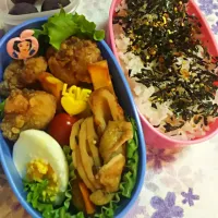 唐揚げ
ポテト
蓮根のきんぴら
ゆで卵
ミニトマト  海苔ごはん 葡萄
 #中学生
 #女の子
 #お弁当|やすこさん