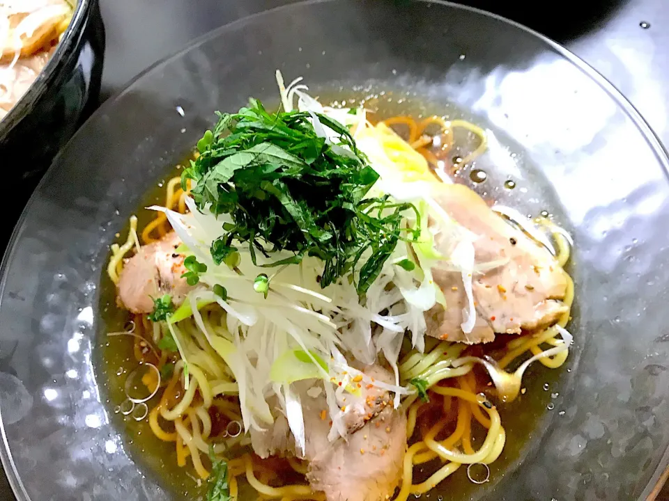 スープもチャーシューも自作。冷やしラーメン|にゃるさん