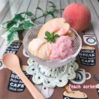 とんちゃまの料理💓☺️簡単 丸ごと桃のシャーベット🍑  #ほぼ桃  バニラアイス添え🍨💕