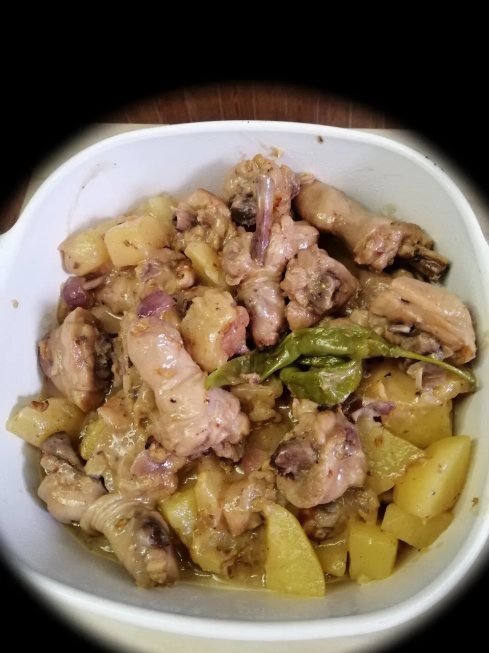 Snapdishの料理写真:Chicken in Pineapple bits #pineapple #Chicken|rchoneyさん