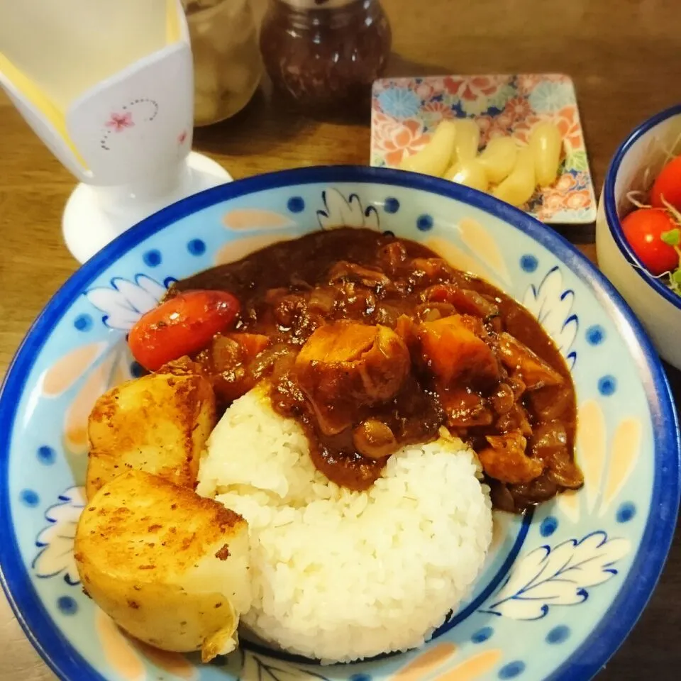 フライパンひとつ☆トマト缶で水無しぱぱっとチキンカレー☆|Yukariさん