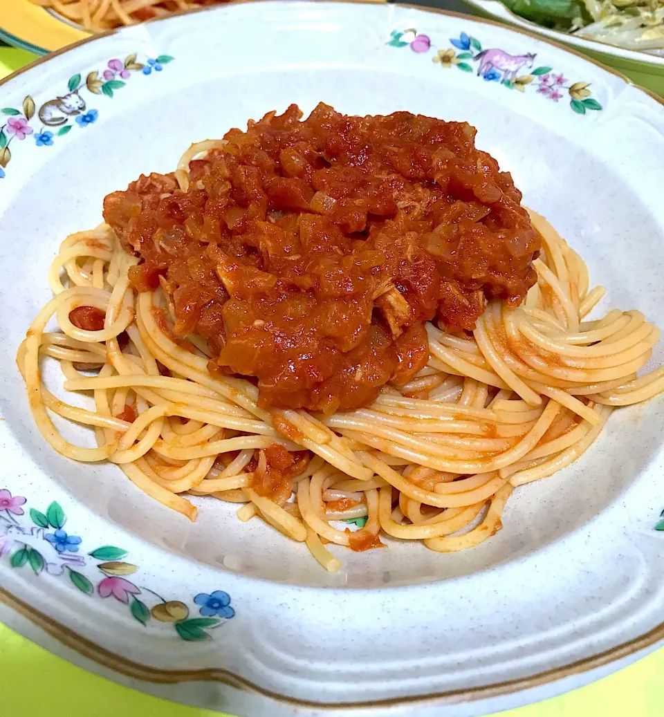 Snapdishの料理写真:トマトツナのパスタ🍝|ヨシコさん