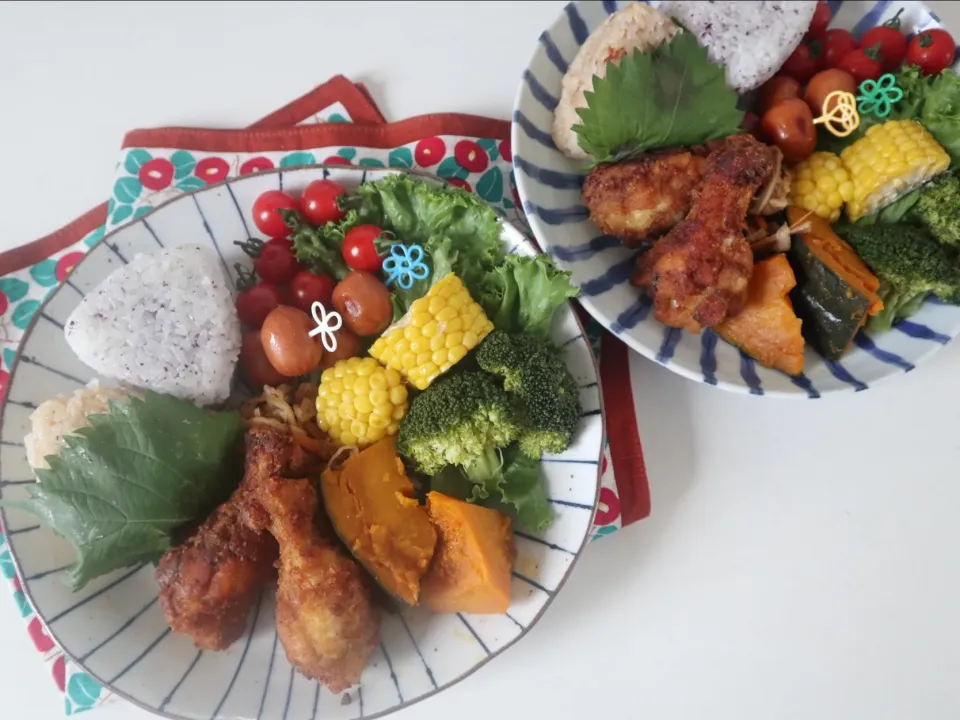 夏休み置きランチ20日目🌴
手羽元唐揚げカレー風味ランチ🐔|なかじー。さん