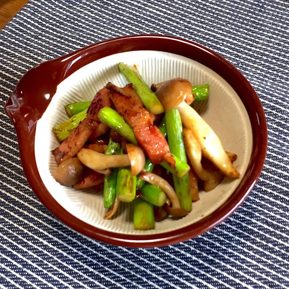 アスパラ しめじ ベーコンの味ぽんさっぱり炒め|もこうさぎさん