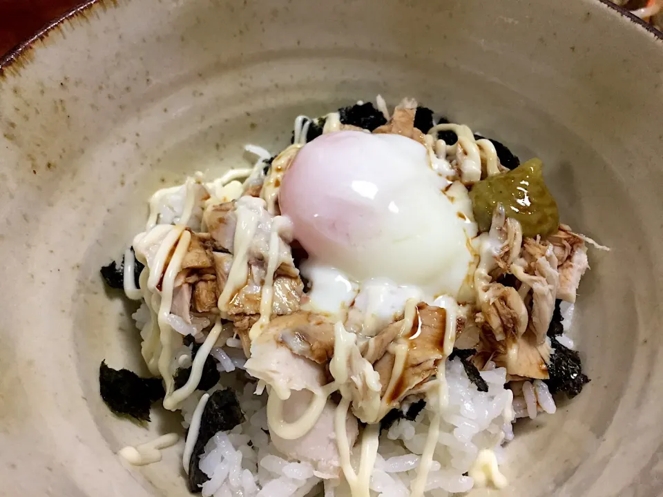 Snapdishの料理写真:ツナマヨ丼|さんだーさん