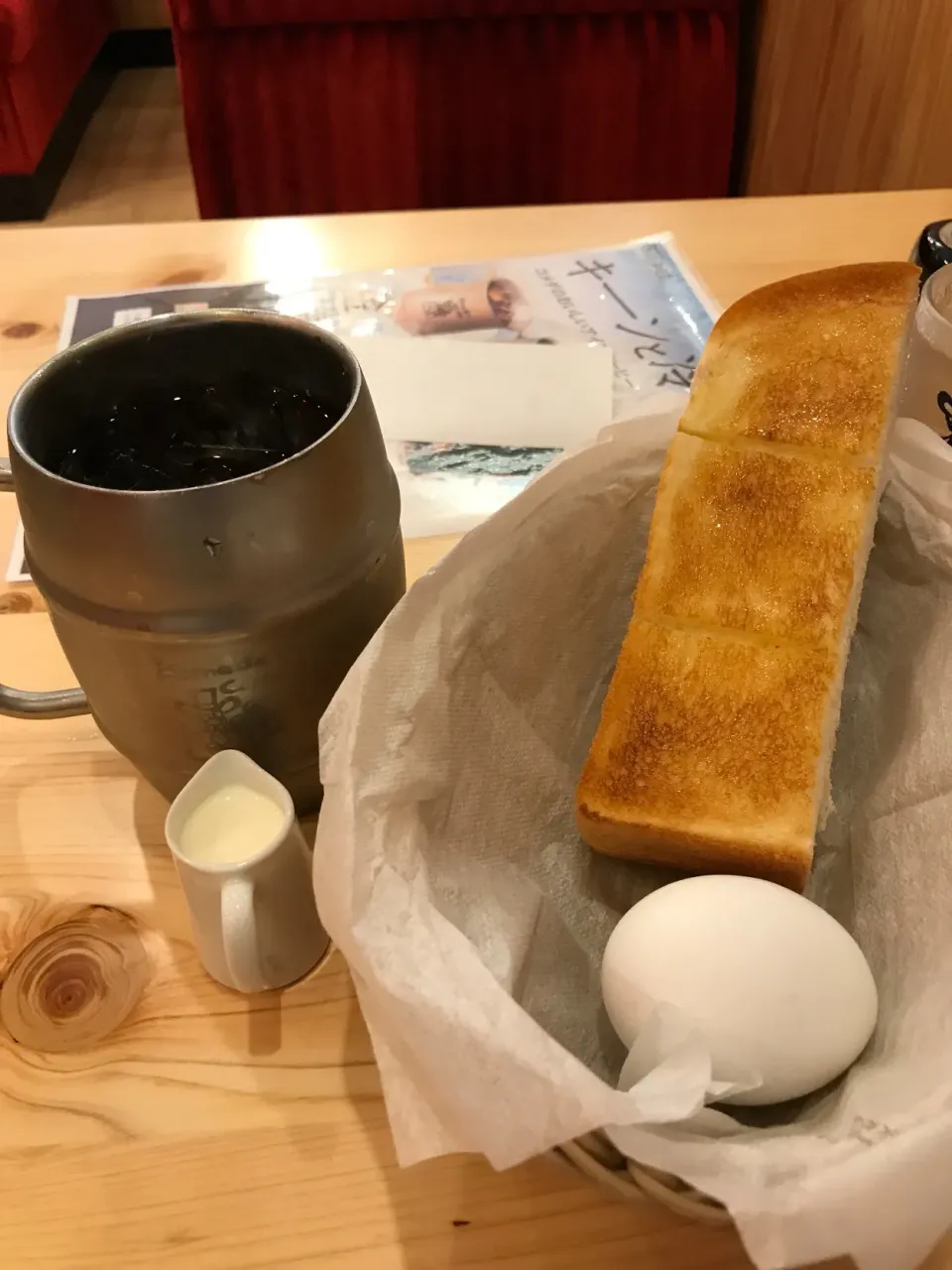 たっぷりアイスコーヒーとトースト|手品先輩さん