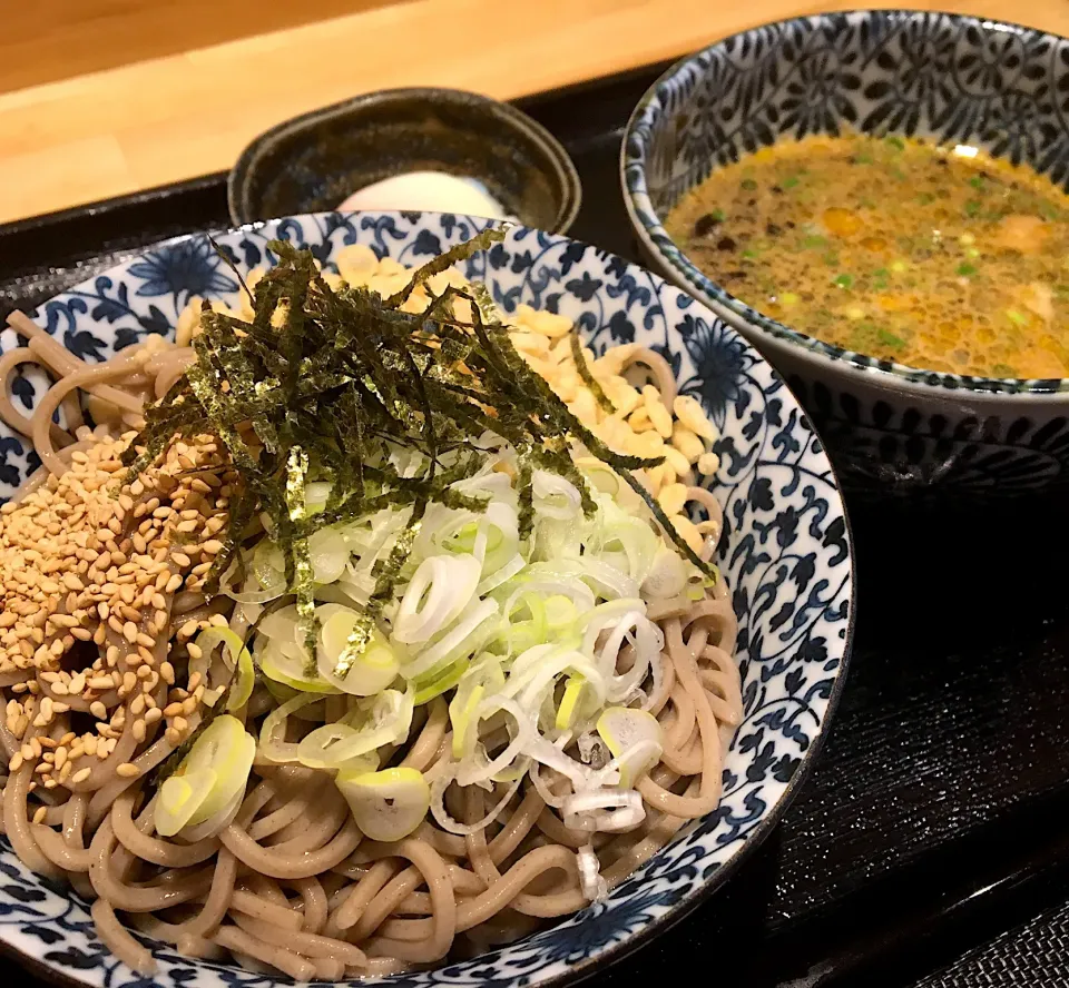 Snapdishの料理写真:営業マンの昼ごはん☀️☀️🔆
鶏つけそば|ぽんたさん