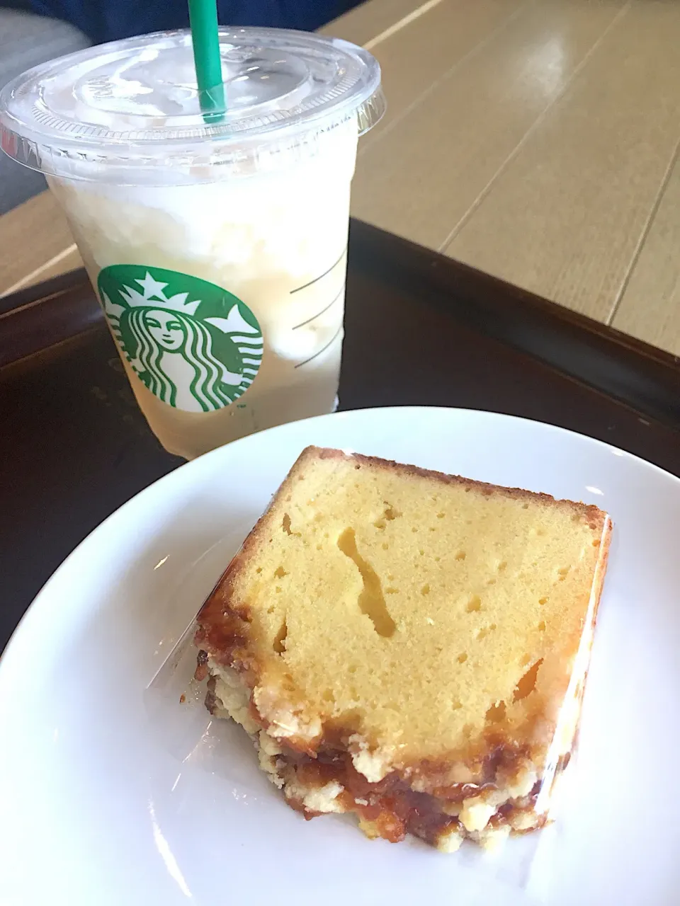 ティーパーナ フローズンティー ハーバルレモネード、Coffee & Espressoケーキ ビターカラメル&カスタードクリーム@スターバックスコーヒー|Kazuya Miyukiさん