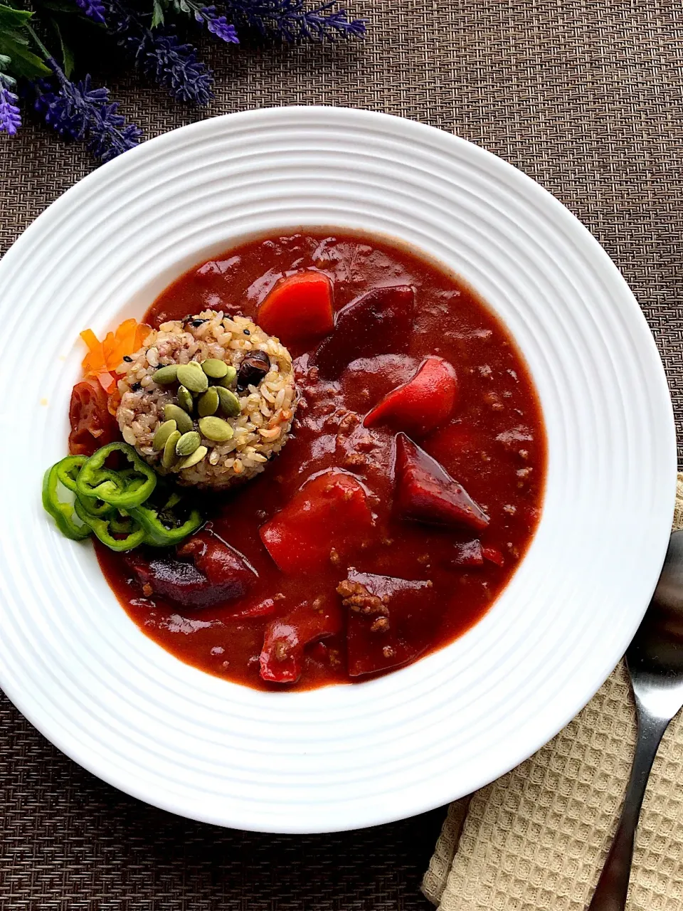 Snapdishの料理写真:雑穀と赤い野菜の朝カレー|ゆみさん