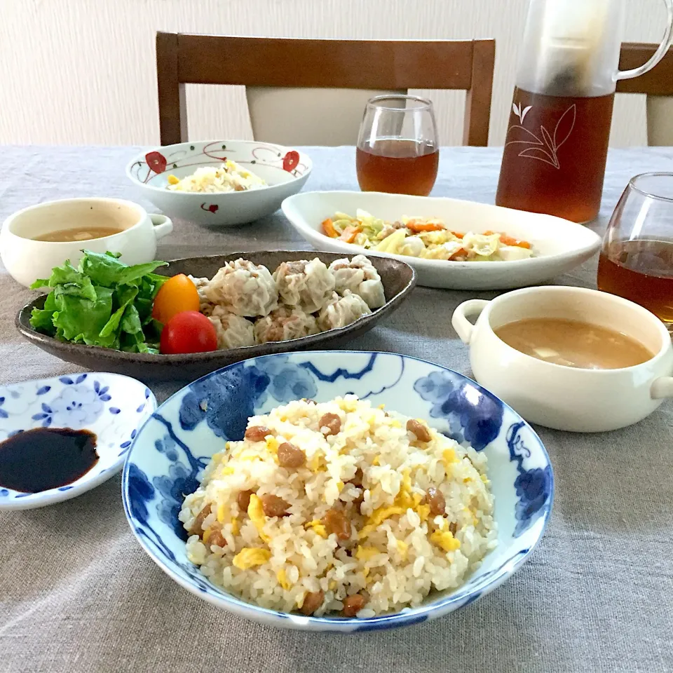 Snapdishの料理写真:炒飯と焼売のランチ|ゆかりさん