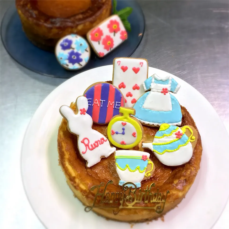 姪っ子ちゃん7歳のバースデーケーキ＊不思議の国のアリス❤︎|チーハさん