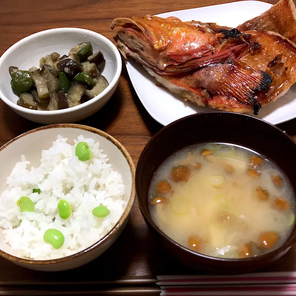 Snapdishの料理写真:#枝豆ご飯   #キンキの塩焼き   #なすとピーマン味噌炒め   #なめこと豆腐の味噌汁|まきさん