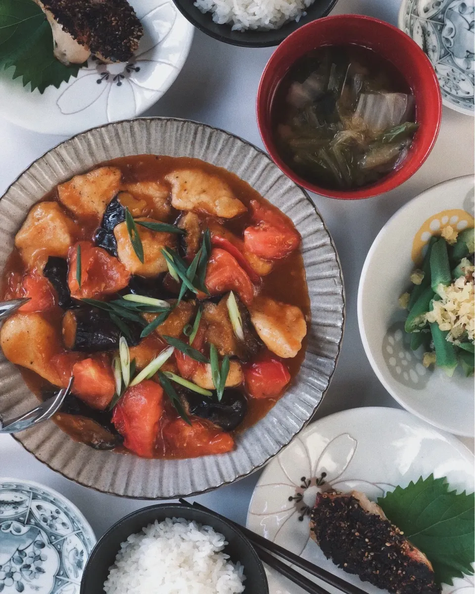 茄子と鶏肉のケチャ餡掛け
赤魚の胡麻味噌焼き|ともみ。さん