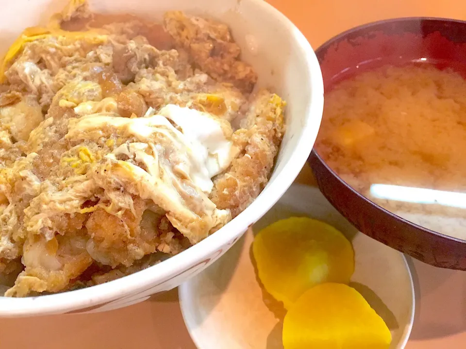 占冠道の駅「おおさかや」カツ丼|BOOさん