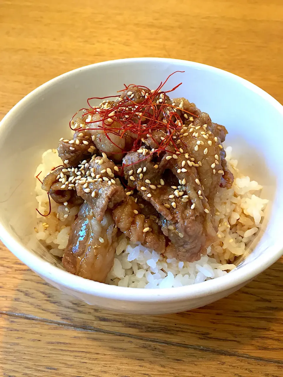 Snapdishの料理写真:特製ダレの 牛カルビ丼|まつださんさん