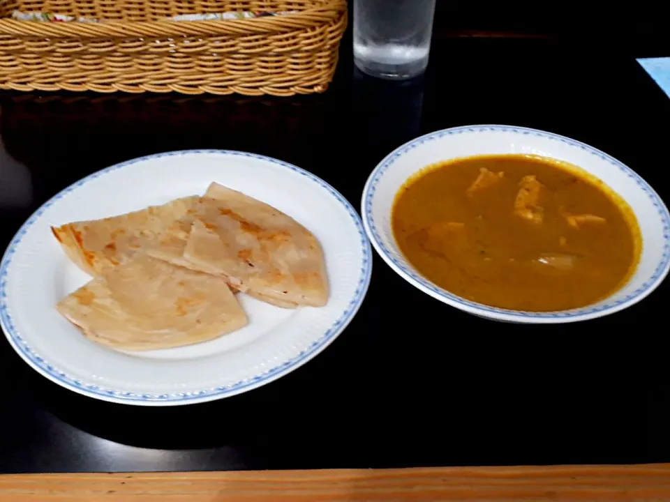 チキンカレー @コチン二バース #南インドカレー|カリー仙人さん