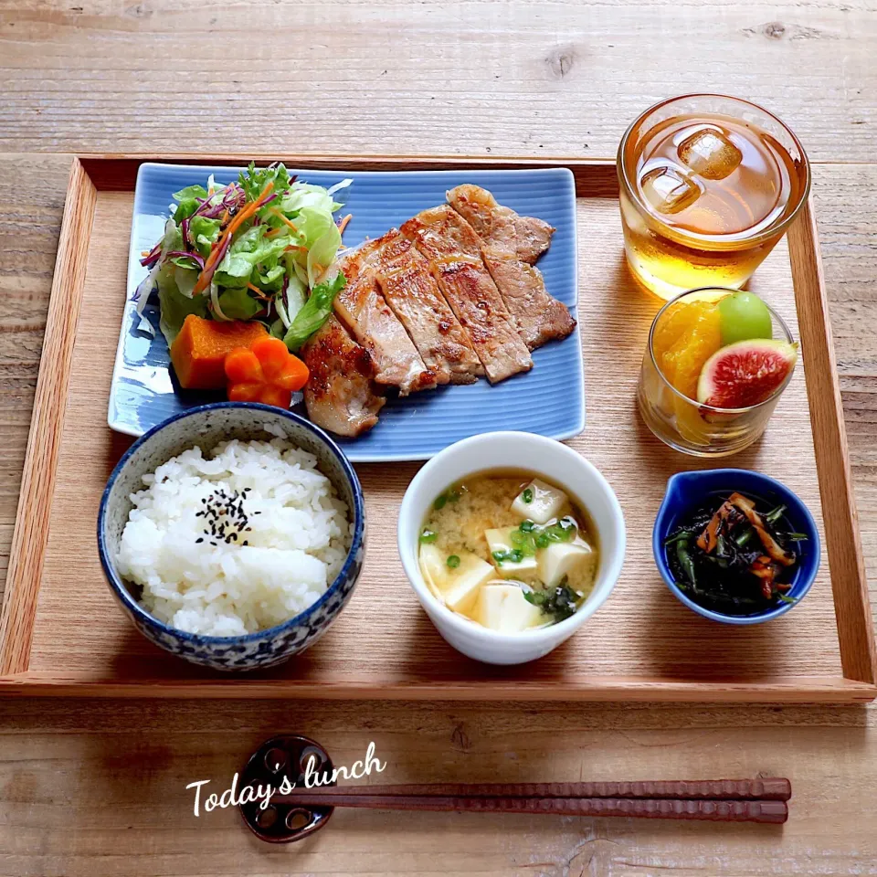 Snapdishの料理写真:生姜焼き定食|hiroさん