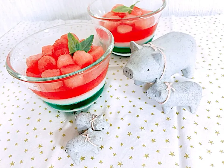 Snapdishの料理写真:🍉スイカゼリー🍉|ゆりゆりさん