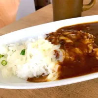 Snapdishの料理写真:カレー！チーズと手作りラッキョをトッピング