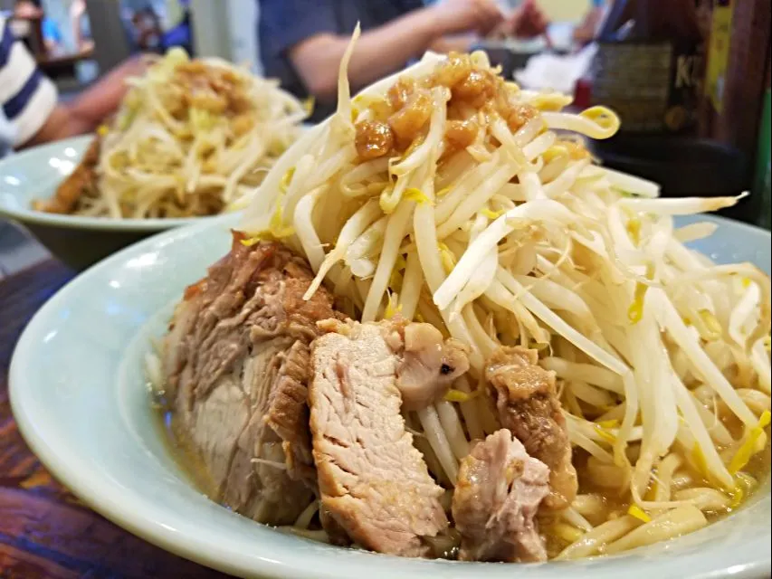 これで小ラーメン、野菜普通盛り！　#立川マシマシ|しあるさん