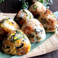 3種の具だくさん焼きおにぎり