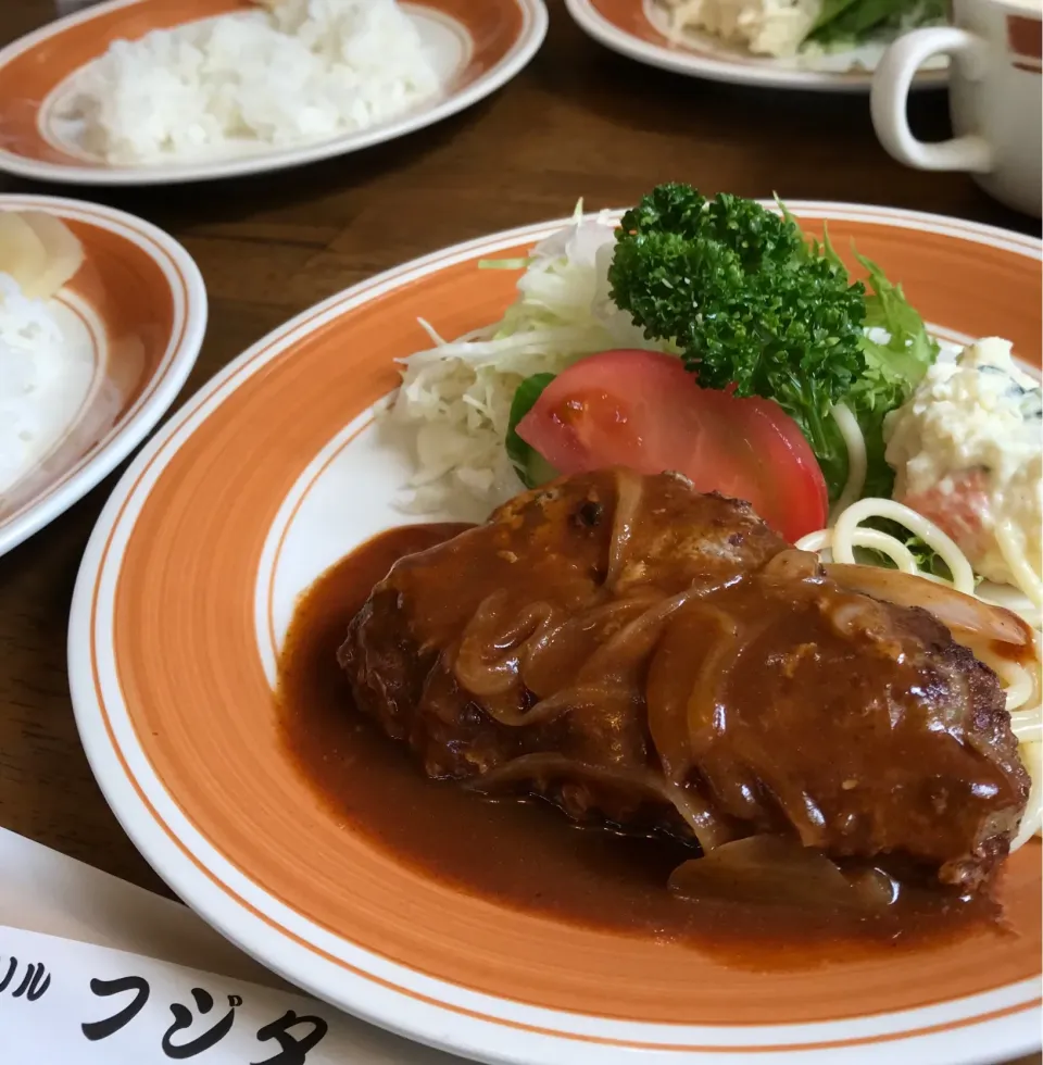 ハンバーグ定食|koji toyodaさん