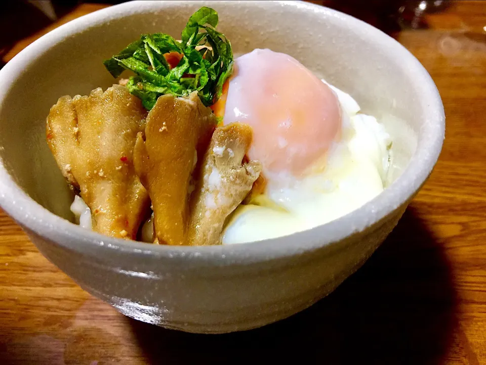 舞茸のバター醤油炒め小どんぶり卵🥚のせ|keikoさん