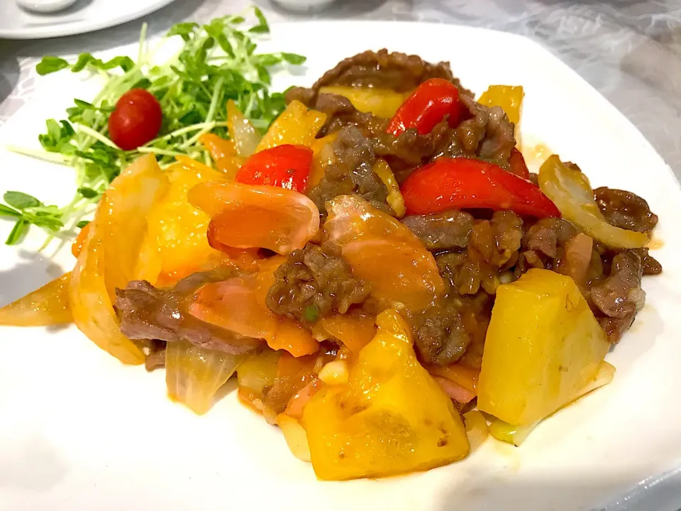 Fried beef with pineapple|Sky Blueさん