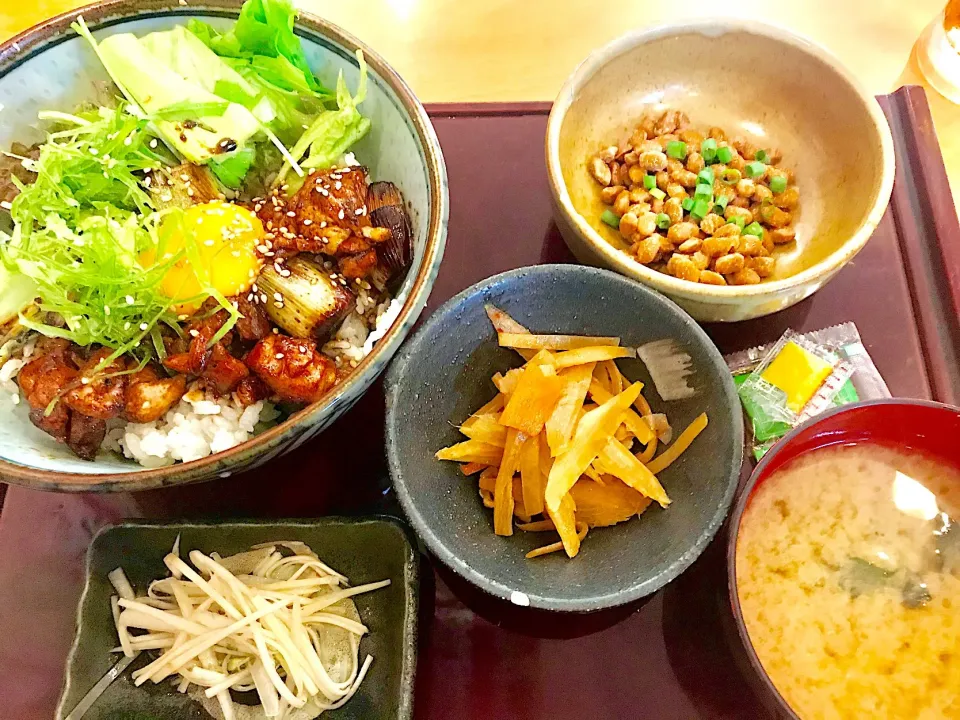 焼き鳥丼ランチ+納豆|yさん