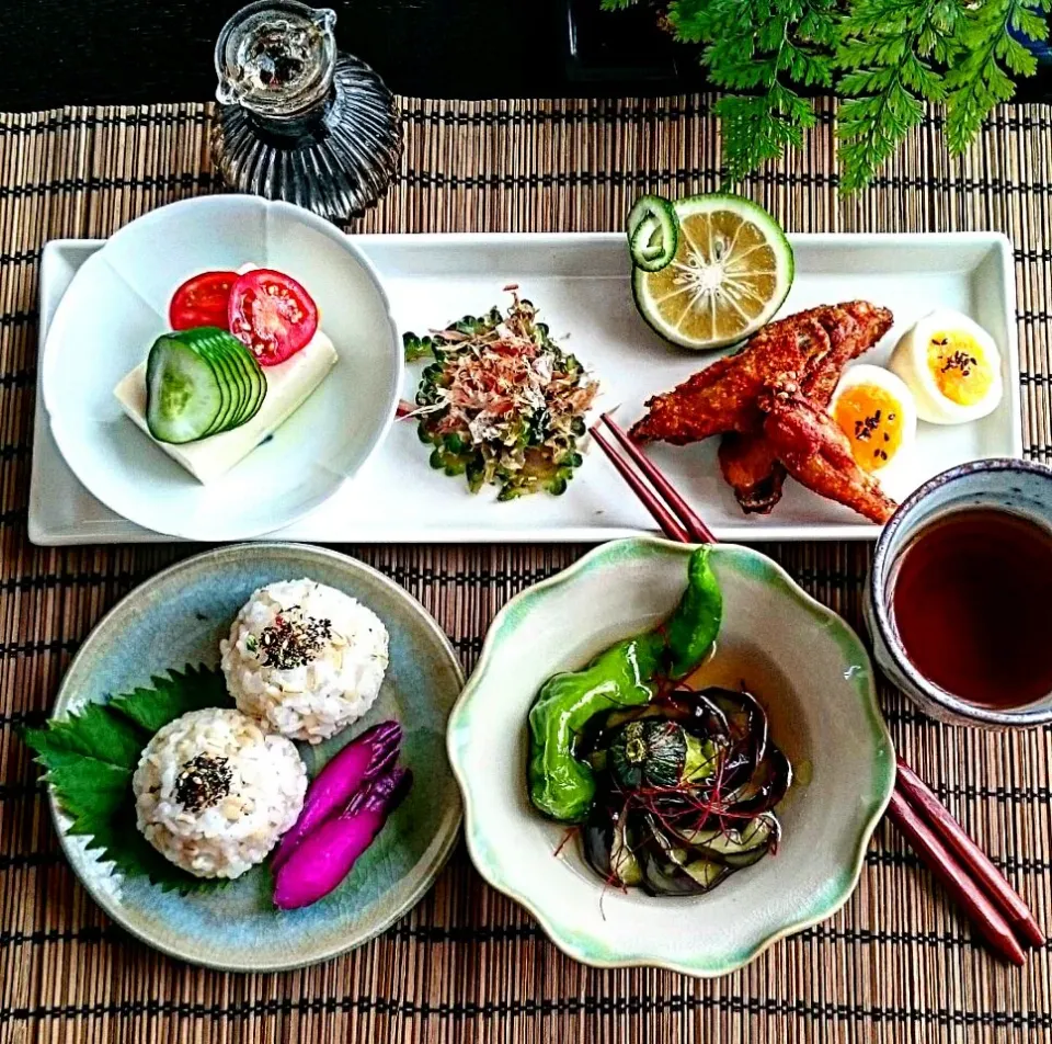 茄子の揚げ浸しとゴーヤと鰹節のわさび和えで昼ごはん🎶|瑞さん