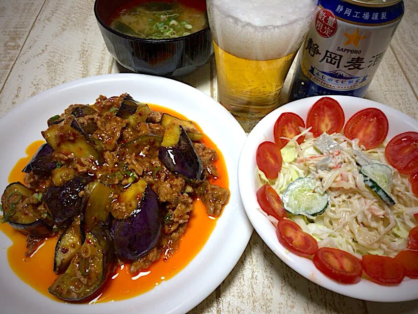 今日の男飯(｡-_-｡)麻婆茄子&サラダ&味噌汁&ツマミはベビースターらーめん🎶|ひーちゃんさん