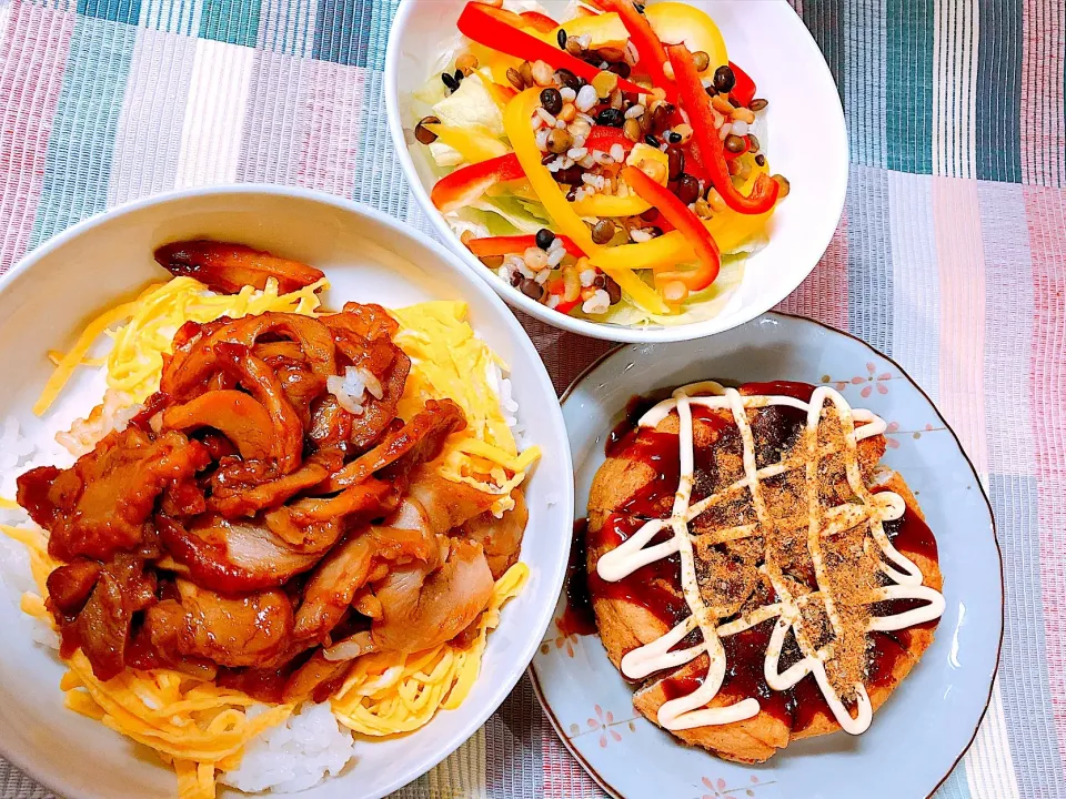 🍀Wチキン丼🐣
🍀豆腐とキャベツのお好み焼き
🍀雑穀サラダ🥗|🍀ミィーナ🍀さん