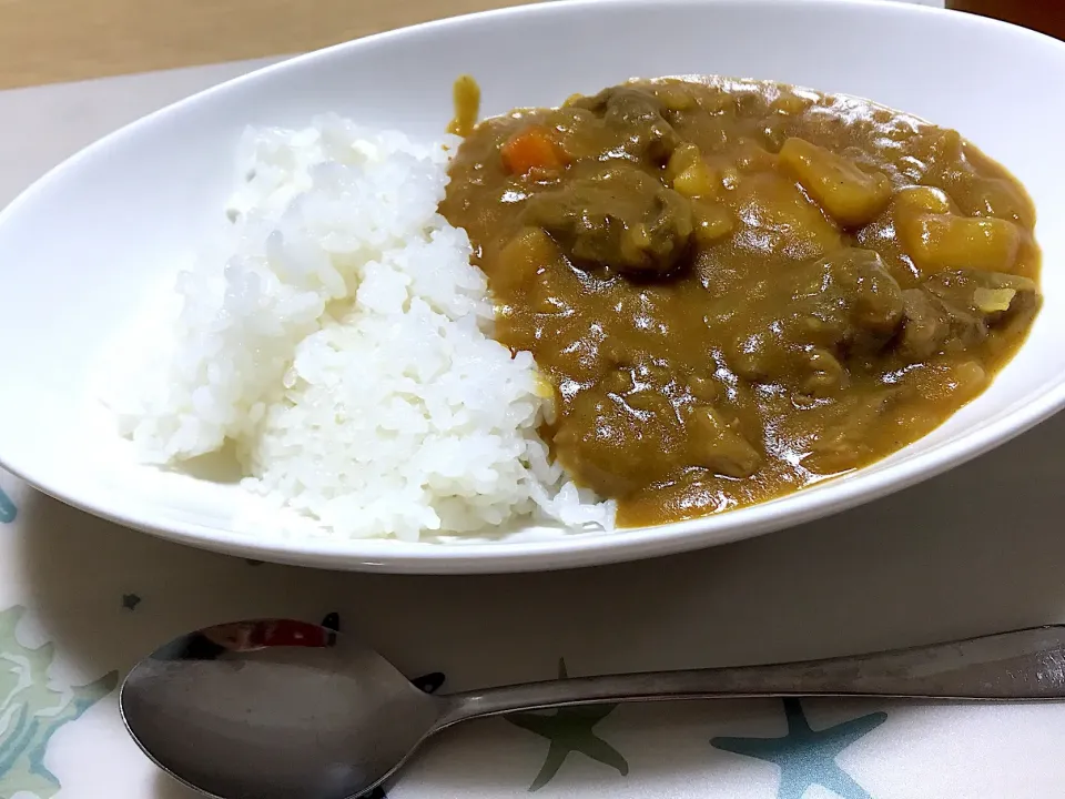 Snapdishの料理写真:牛すじカレー|りえさん