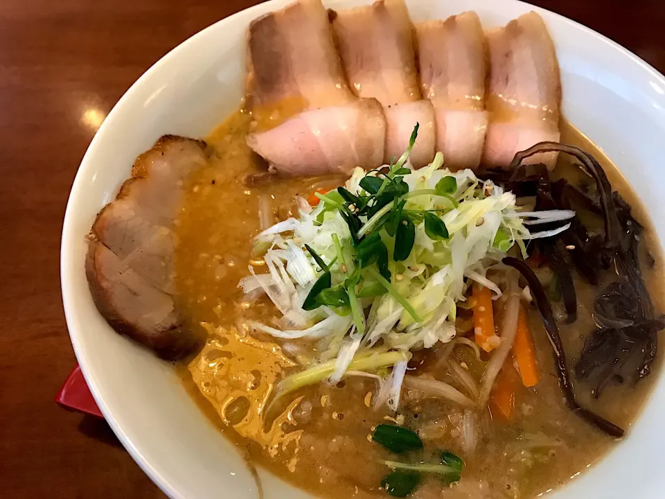 味噌スモークチャーシュー麺 ❄︎ 麓郷山桜で燻したバラスライス|sonoさん