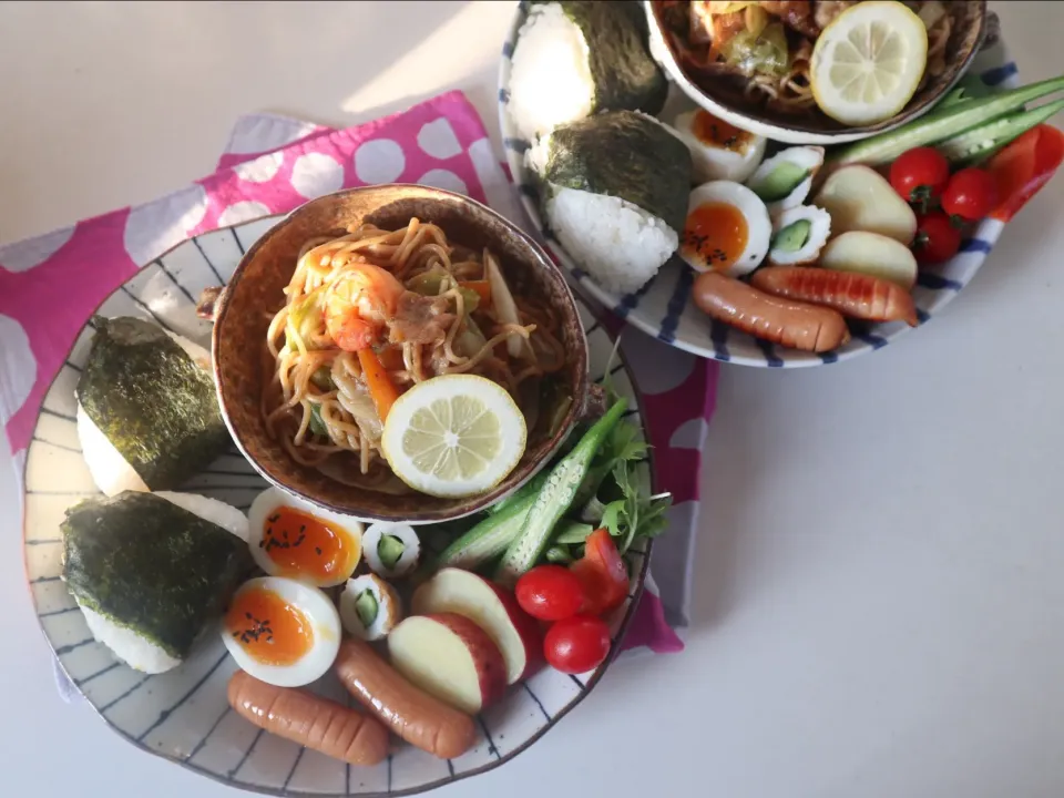 二学期。給食開始までの置きランチ。
焼きそばランチ🍴|なかじー。さん