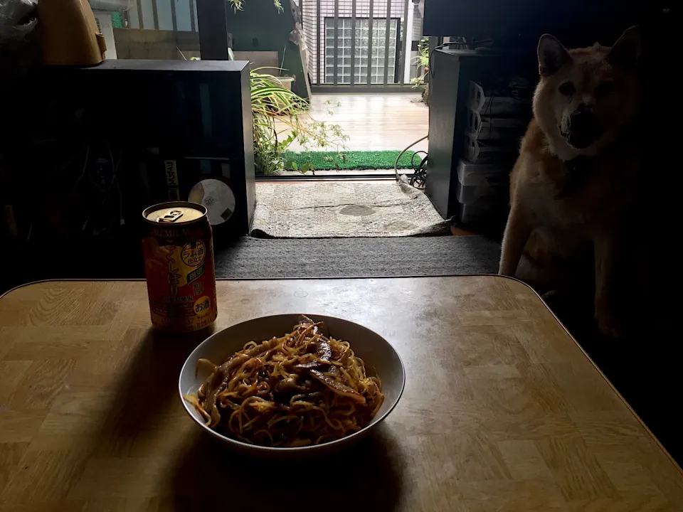 Snapdishの料理写真:夜勤明け豚トロキムチ焼そば|Tarou  Masayukiさん