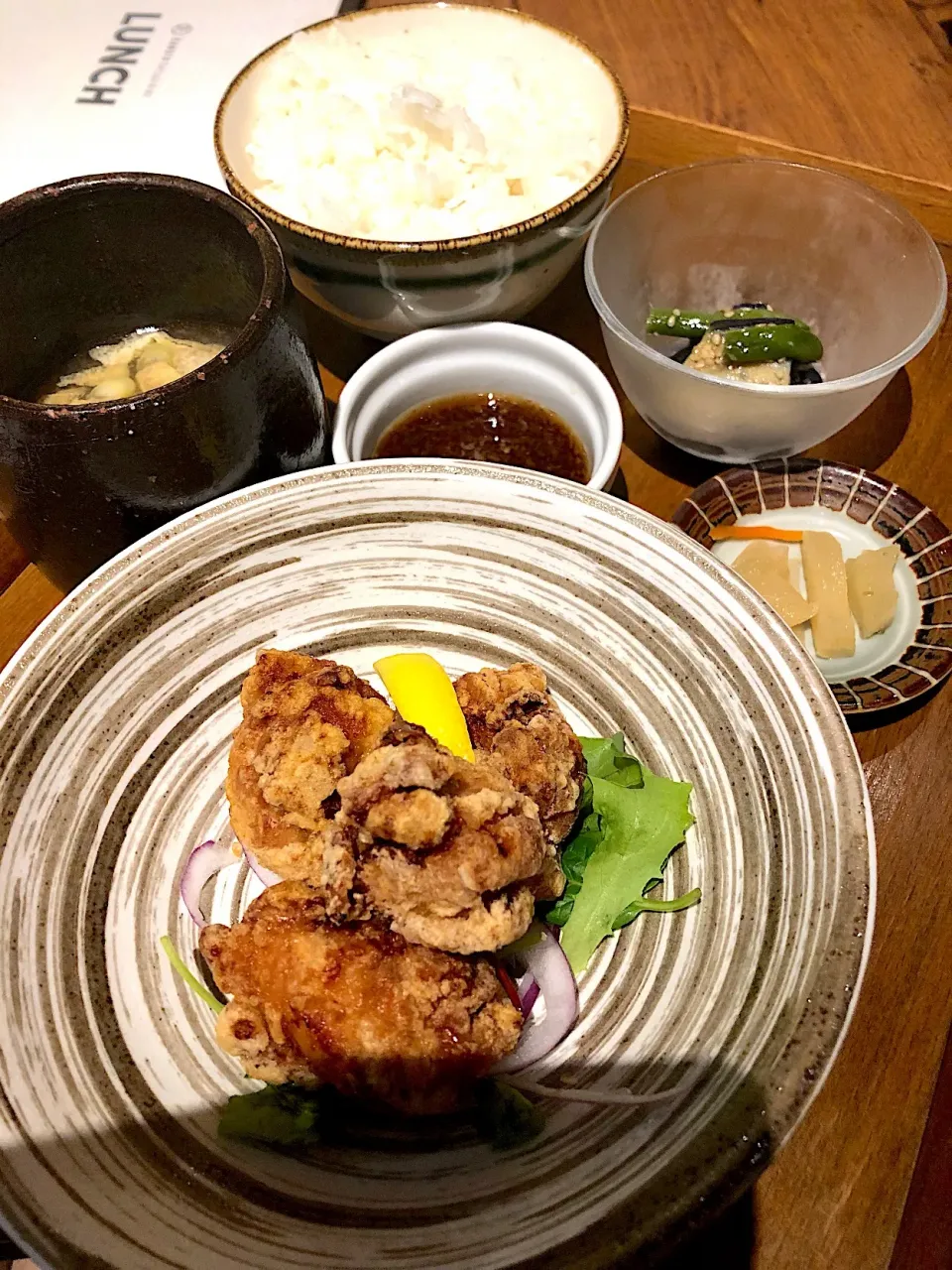 Snapdishの料理写真:鶏もも肉の香味唐揚げ たっぷりおろしポン酢添え@kawara CAFE&DINING(大宮)|miyaさん