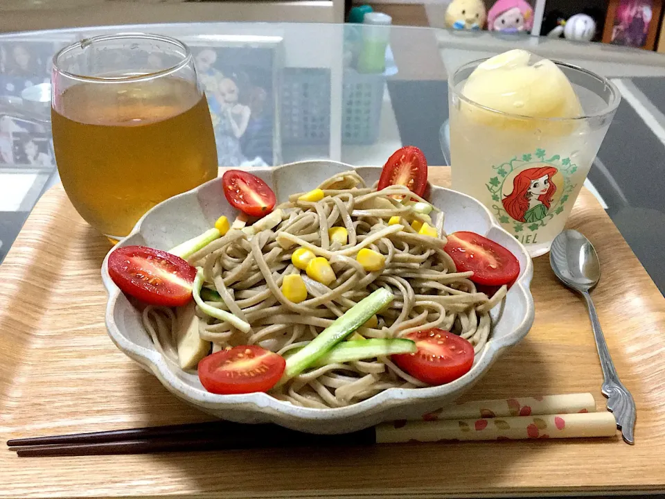 Snapdishの料理写真:サラダそば|よぉ〜さん