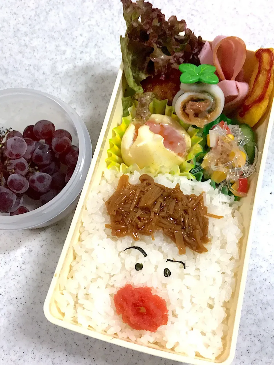 お弁当〜〜🍱
社会人2年目の次女🍱|まんぞーさん