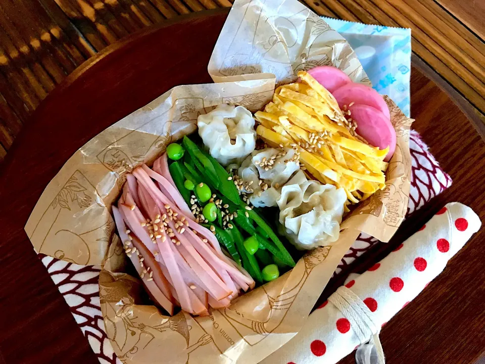 冷やし中華弁当。シュウマイのせ|よっすぃさん