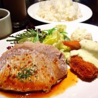 ビジネスランチ ポークジンジャー & イカフライ タルタルソース 2018.7.24
