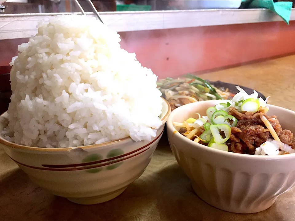 多津田食堂 鉄板ホルモン定食 ごはん大盛り 豚味噌煮込み単品追加|Kouji  Kobayashiさん