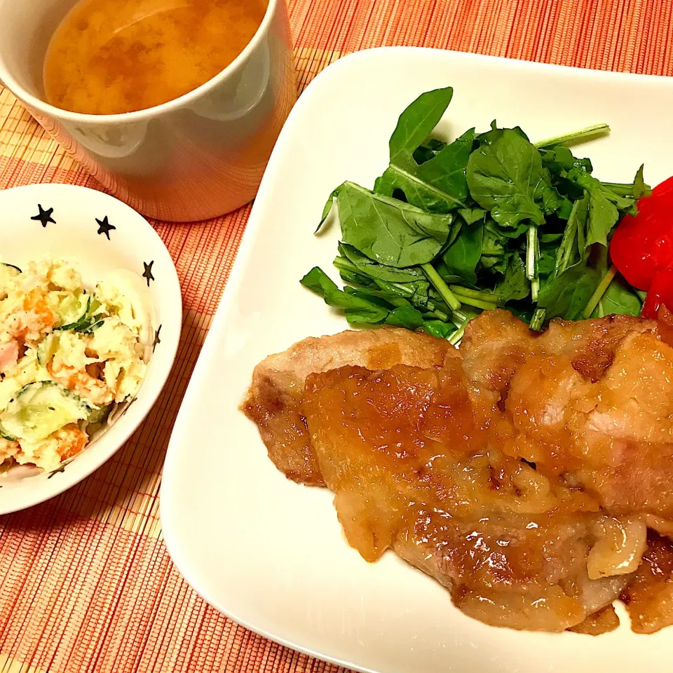 豚のしょうが焼き♡ポテトサラダ♡お味噌汁♡|まゆかさん