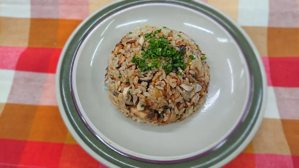 ひき肉ときのこのオイスターチャーハン|よっしー(=^ェ^=)さん